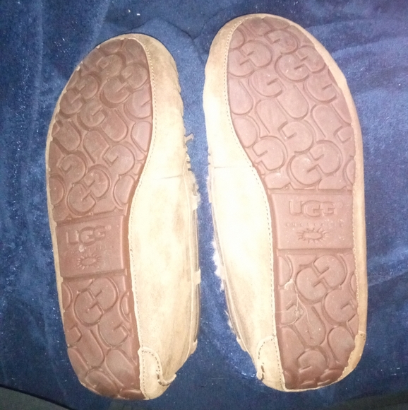 Ugg moccasins - Picture 3 of 8